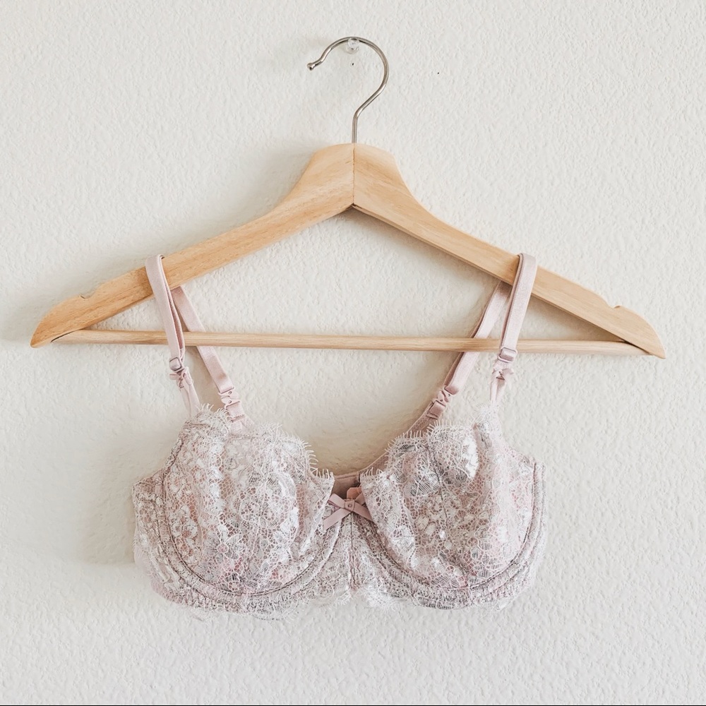 Victoria’s Secret 34B Unlined push up bra